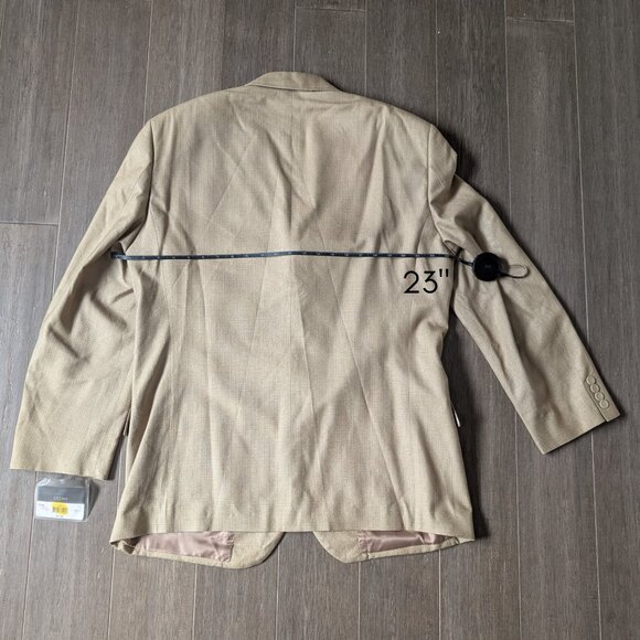Cezani, Light Tan Silk Blazer, Sz 42L, New with tags, Retail $250 - Picture 6 of 8